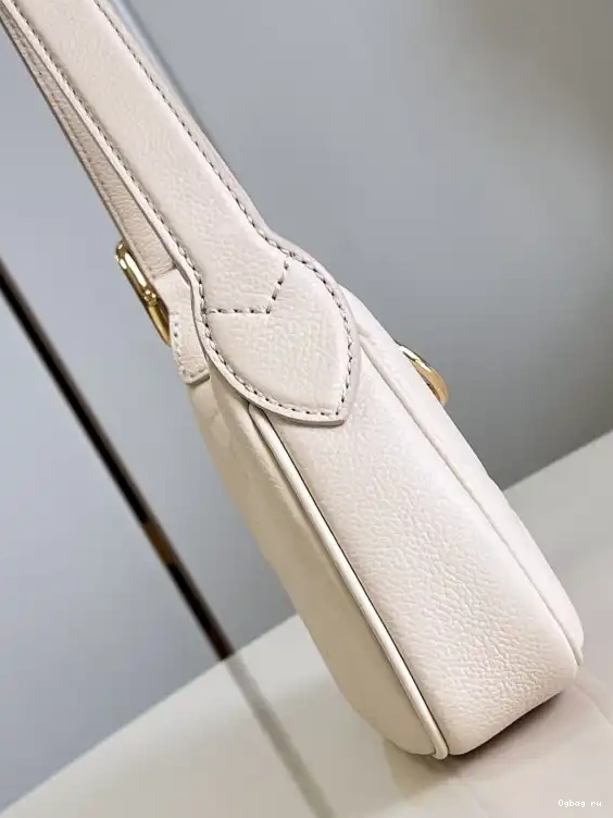 Mini Moon LOUIS VUITTON 0504